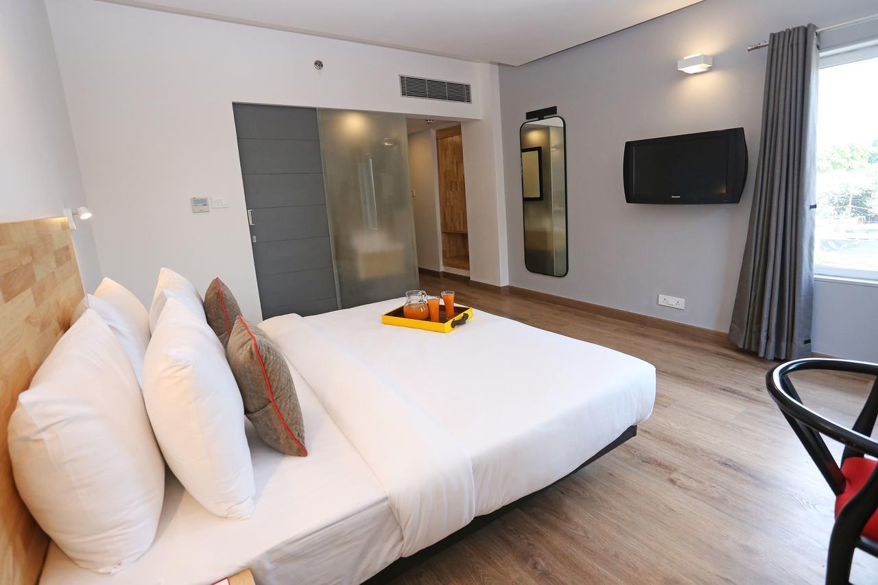 Oyo Townhouse 015 Lajpat Nagar Hotel New Delhi Buitenkant foto