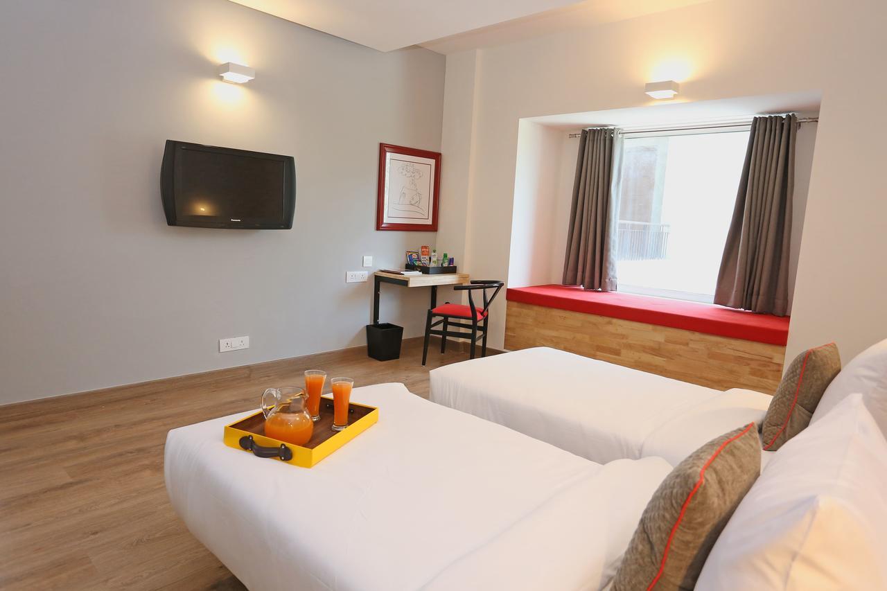 Oyo Townhouse 015 Lajpat Nagar Hotel New Delhi Buitenkant foto