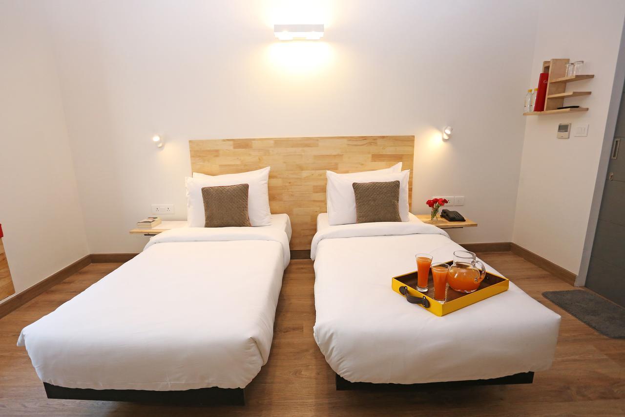 Oyo Townhouse 015 Lajpat Nagar Hotel New Delhi Buitenkant foto