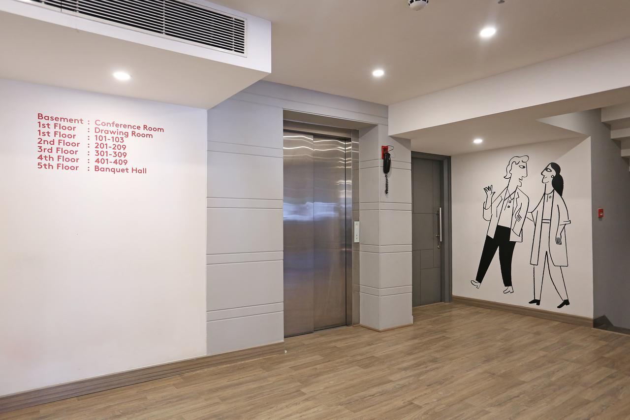 Oyo Townhouse 015 Lajpat Nagar Hotel New Delhi Buitenkant foto