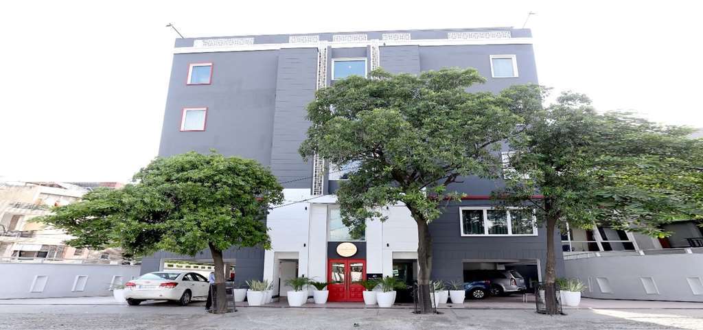 Oyo Townhouse 015 Lajpat Nagar Hotel New Delhi Buitenkant foto